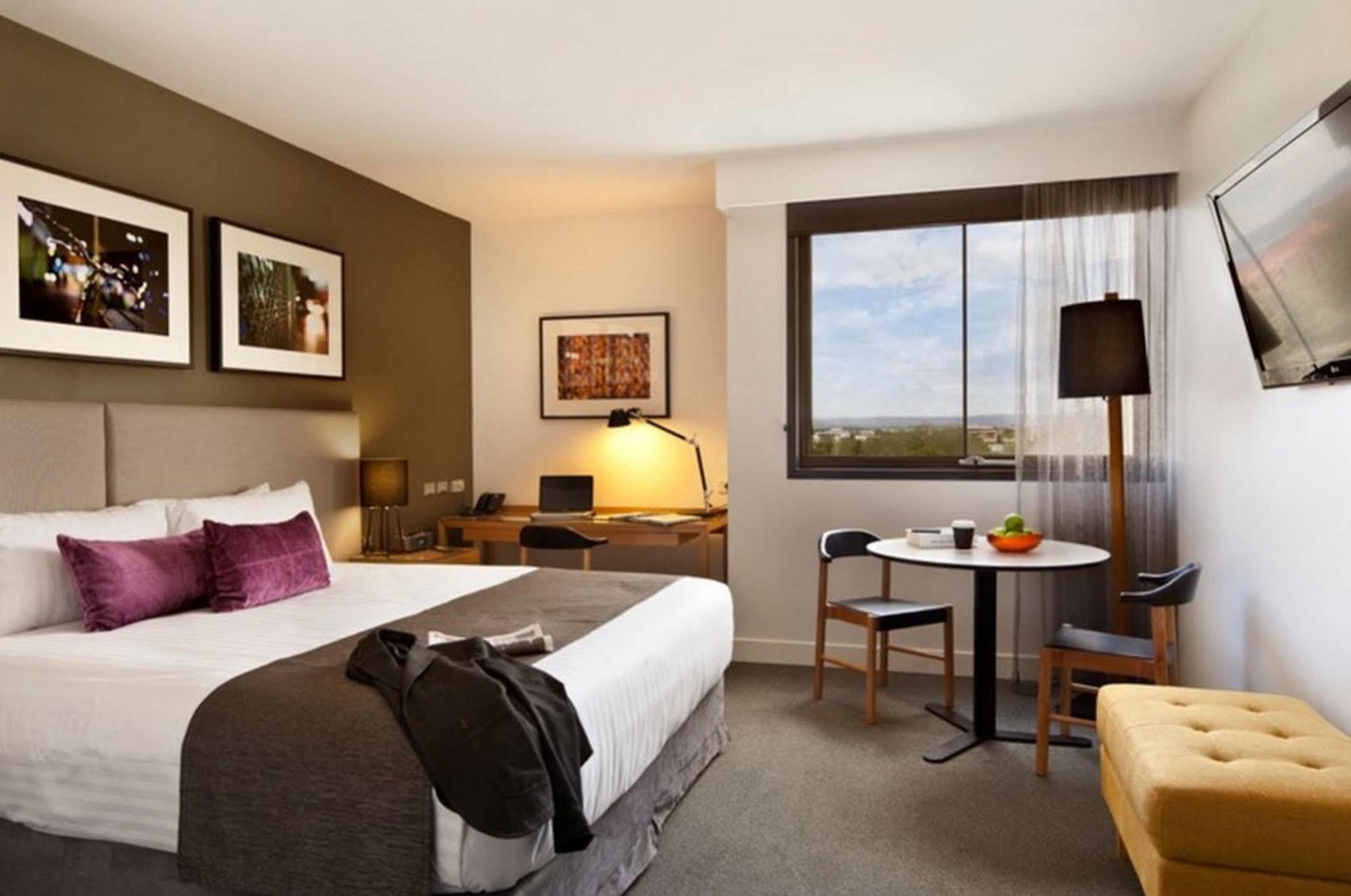 East Hotel And Apartments Canberra Ngoại thất bức ảnh