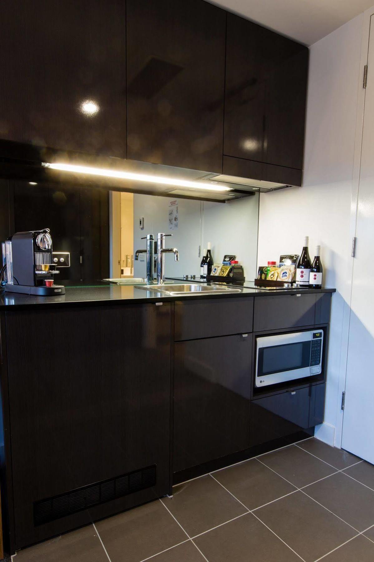 East Hotel And Apartments Canberra Ngoại thất bức ảnh